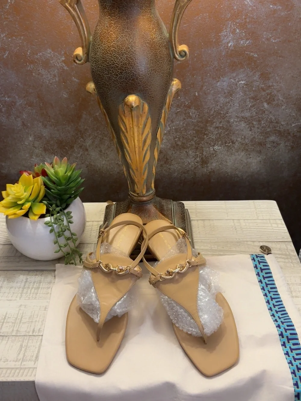 New ~ Tory Burch Tan Sandals W/Gold Chain Embellishment ~ Size 9